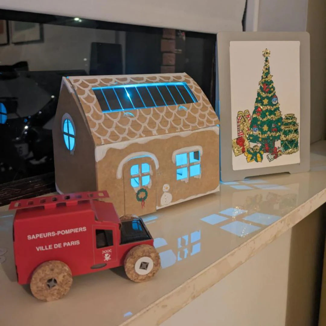 Autogami solar toy car - Red Retro Firetruck (AS SEEN ON THE TOY SHOW 2023)